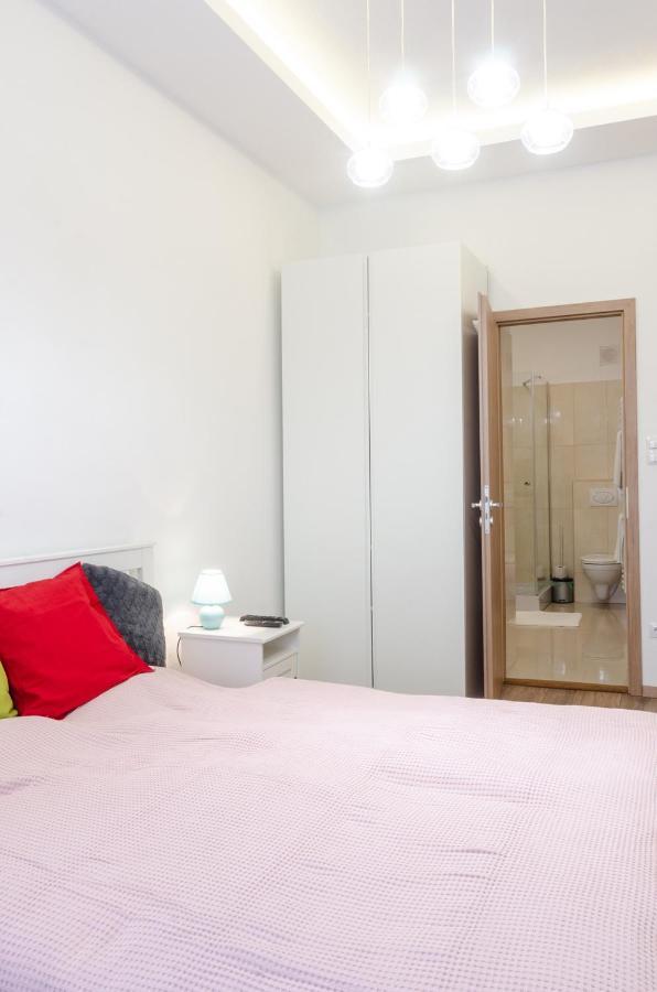בודפשט 3 En Suit Bedroom Flat In The Main Centre For 6Ppl, 3Bdr,3Bthr,Ac מראה חיצוני תמונה