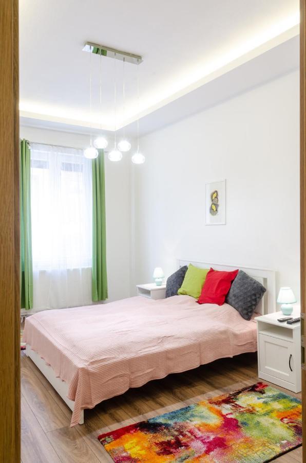 בודפשט 3 En Suit Bedroom Flat In The Main Centre For 6Ppl, 3Bdr,3Bthr,Ac מראה חיצוני תמונה