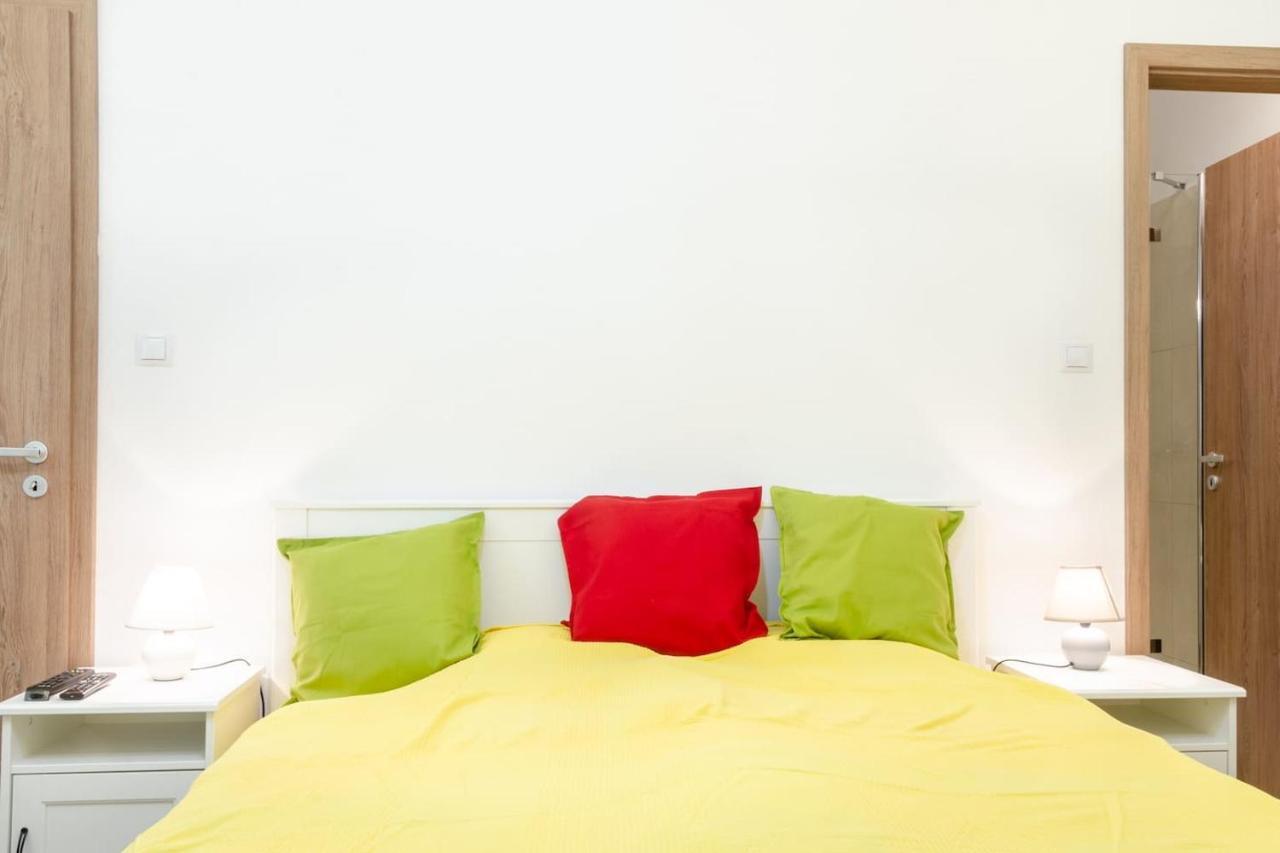 בודפשט 3 En Suit Bedroom Flat In The Main Centre For 6Ppl, 3Bdr,3Bthr,Ac מראה חיצוני תמונה