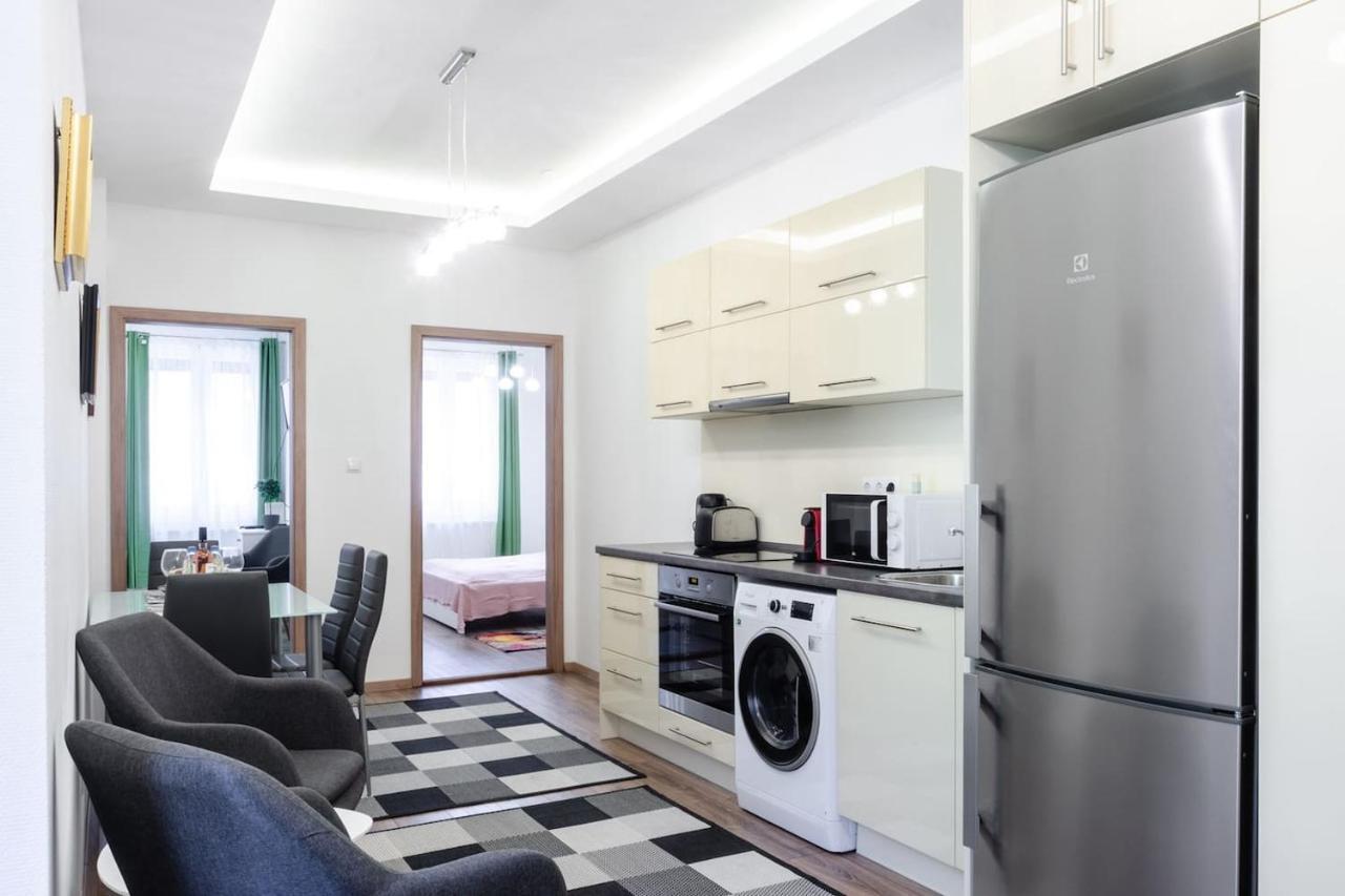 בודפשט 3 En Suit Bedroom Flat In The Main Centre For 6Ppl, 3Bdr,3Bthr,Ac מראה חיצוני תמונה